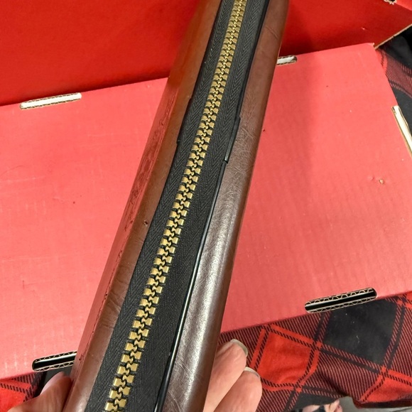 Nintendo Brown Handheld Console Case Zelda Design - Picture 14 of 16